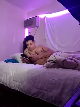 Snapshot of Oviedo174 chatting on 03/04/26, 11:27 Oviedo174 online show from 03/04/26, 11:27