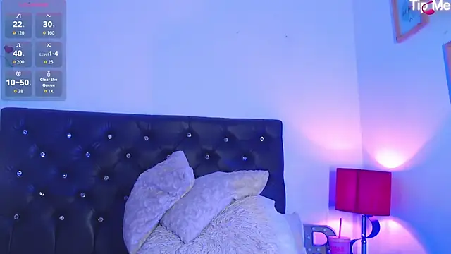 Snapshot of Samara_Hillss chatting on 10/11/25, 01:09 Samara Hillss online show from 10/11/25, 01:09