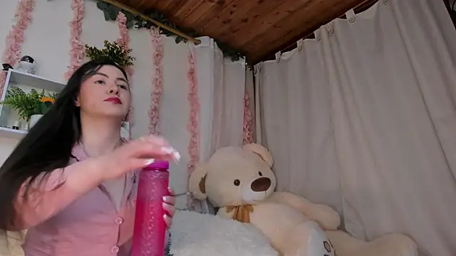 Idara and Edahi01 online show from 01/15/26, 04:33