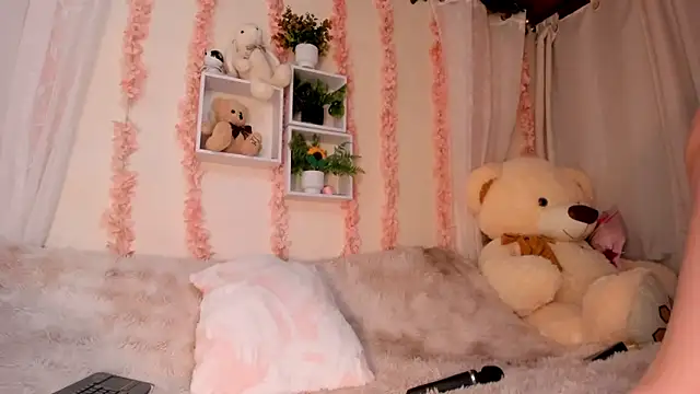 Idara and Edahi01 online show from 04/07/26, 01:17