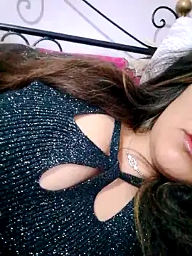 Snapshot of Fatina111 chatting on 11/27/25, 02:57 Fatina111 online show from 11/27/25, 02:57