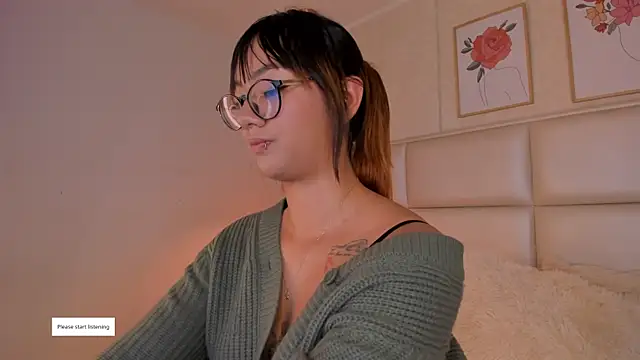 Aily Yozuko online show from 12/16/25, 02:27