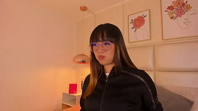 Aily Yozuko online show from 03/19/26, 02:37