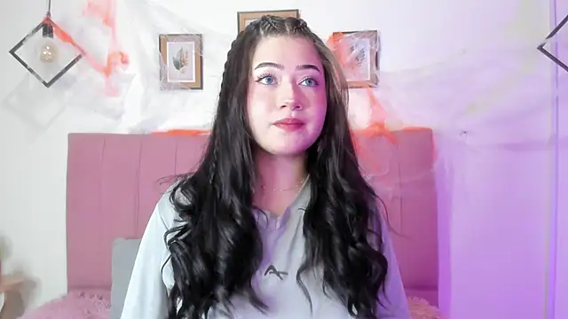 GENNESIS LOVE online show from 10/28/25, 03:10