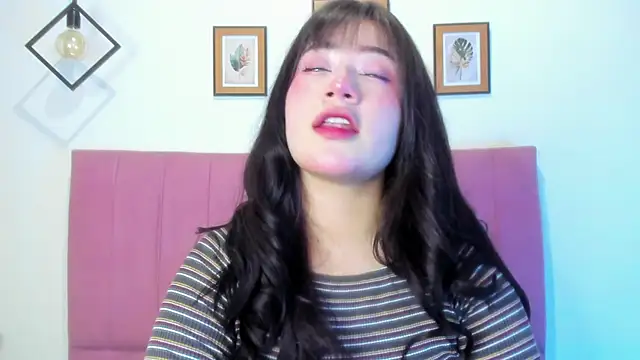 GENNESIS LOVE online show from 11/14/25, 03:27