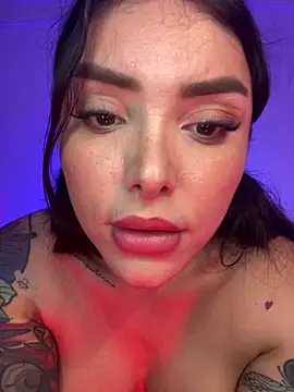 Snapshot of Ela_Doll_ chatting on 01/20/25, 08:29 Ela Doll online show from 01/20/25, 08:29