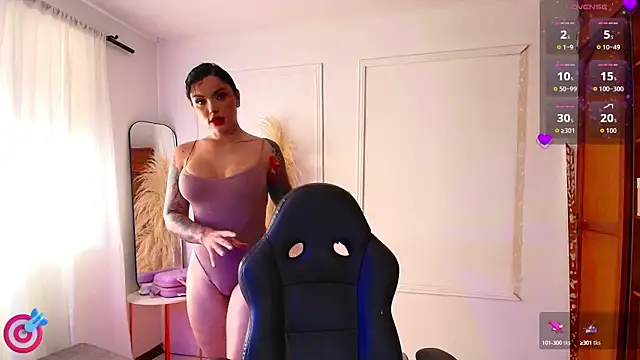 Snapshot of Ela_Doll_ chatting on 10/07/25, 12:46 Ela Doll online show from 10/07/25, 12:46