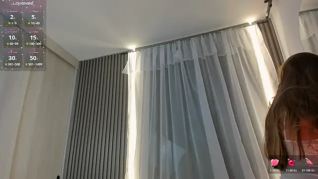 Snapshot of CarolineGraceX chatting on 06/17/26, 11:05 CarolineGraceX online show from 06/17/26, 11:05
