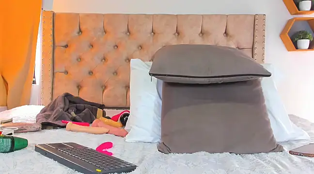 Anya Texas online show from 03/15/25, 08:21