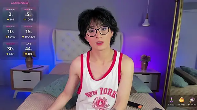 Snapshot of cherryy_boy chatting on 10/27/25, 08:35 cherryy boy online show from 10/27/25, 08:35