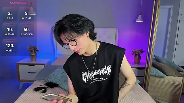 Snapshot of cherryy_boy chatting on 10/29/25, 08:32 cherryy boy online show from 10/29/25, 08:32