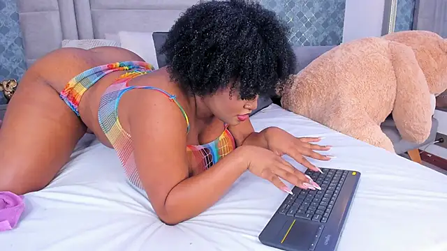 Snapshot of NiiaMoore chatting on 02/28/25, 10:39 NiiaMoore online show from 02/28/25, 10:39