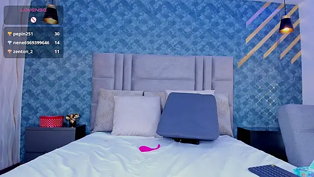 Snapshot of NiiaMoore chatting on 03/13/25, 01:10 NiiaMoore online show from 03/13/25, 01:10