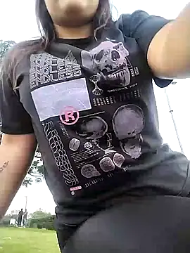 Snapshot of Liancy chatting on 12/13/24, 09:52 Liancy online show from 12/13/24, 09:52