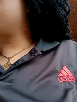 Snapshot of Liancy chatting on 01/07/25, 07:38 Liancy online show from 01/07/25, 07:38