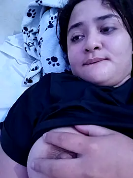 Snapshot of Liancy chatting on 01/28/25, 04:18 Liancy online show from 01/28/25, 04:18