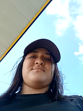 Snapshot of Liancy chatting on 01/28/25, 08:15 Liancy online show from 01/28/25, 08:15