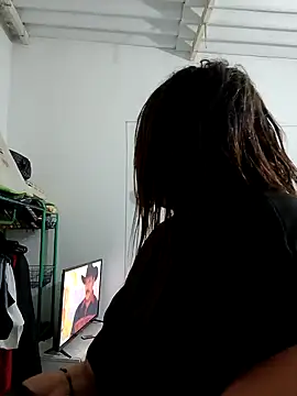 Snapshot of Liancy chatting on 01/29/25, 04:05 Liancy online show from 01/29/25, 04:05