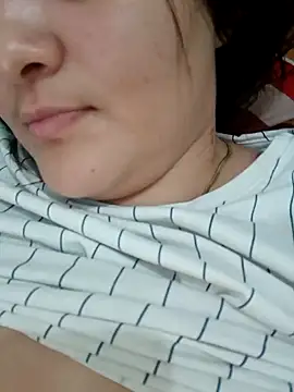 Snapshot of Liancy chatting on 02/01/25, 04:24 Liancy online show from 02/01/25, 04:24