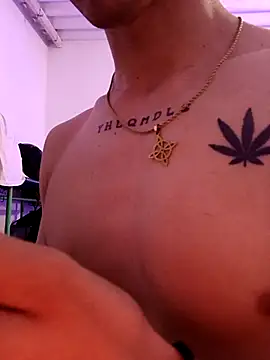 Snapshot of Liancy chatting on 02/11/25, 03:50 Liancy online show from 02/11/25, 03:50