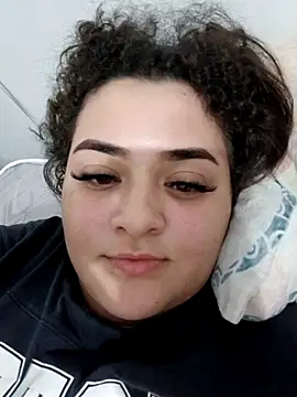 Snapshot of Liancy chatting on 02/14/25, 03:33 Liancy online show from 02/14/25, 03:33