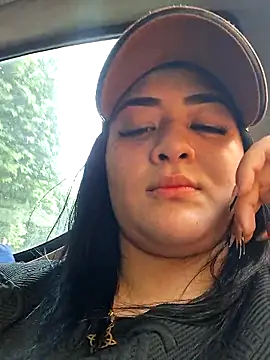 Snapshot of Liancy chatting on 03/12/25, 06:22 Liancy online show from 03/12/25, 06:22