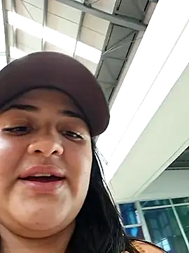 Snapshot of Liancy chatting on 03/18/25, 08:37 Liancy online show from 03/18/25, 08:37