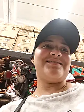 Snapshot of Liancy chatting on 09/23/25, 08:45 Liancy online show from 09/23/25, 08:45