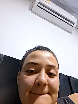 Snapshot of Liancy chatting on 10/29/25, 11:50 Liancy online show from 10/29/25, 11:50