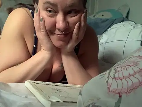 Snapshot of BuziCycki chatting on 03/03/25, 07:06 BuziCycki online show from 03/03/25, 07:06