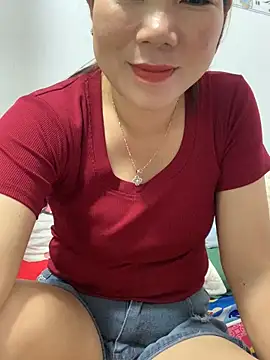 Snapshot of Baby-bigtits chatting on 11/03/25, 12:24 Baby-bigtits online show from 11/03/25, 12:24