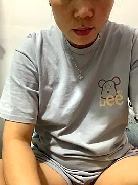 Snapshot of Baby-bigtits chatting on 11/19/25, 11:38 Baby-bigtits online show from 11/19/25, 11:38