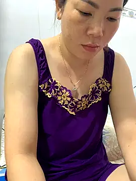 Snapshot of Baby-bigtits chatting on 11/25/25, 11:49 Baby-bigtits online show from 11/25/25, 11:49