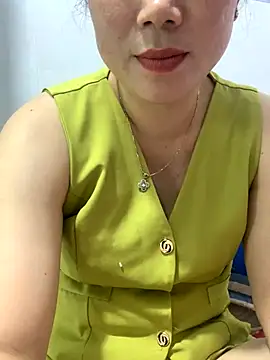 Snapshot of Baby-bigtits chatting on 12/04/25, 03:38 Baby-bigtits online show from 12/04/25, 03:38