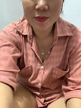 Snapshot of Baby-bigtits chatting on 12/17/25, 01:17 Baby-bigtits online show from 12/17/25, 01:17