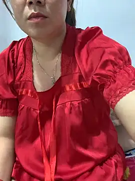 Snapshot of Baby-bigtits chatting on 12/18/25, 02:45 Baby-bigtits online show from 12/18/25, 02:45