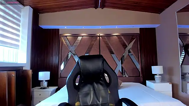 Snapshot of IsabellaaJoness chatting on 03/17/25, 01:29 IsabellaaJoness online show from 03/17/25, 01:29