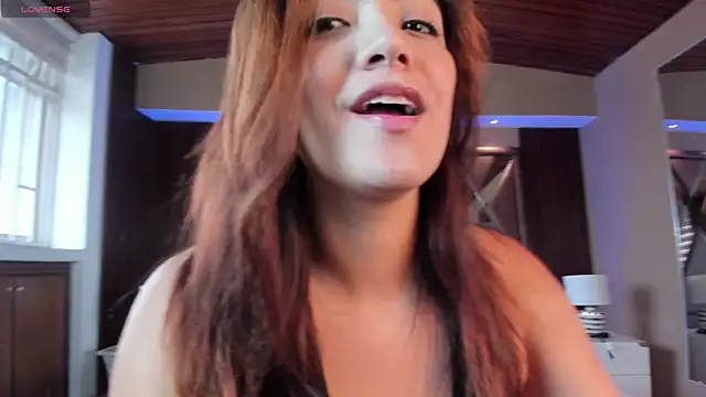 Snapshot of IsabellaaJoness chatting on 10/16/25, 12:17 IsabellaaJoness online show from 10/16/25, 12:17