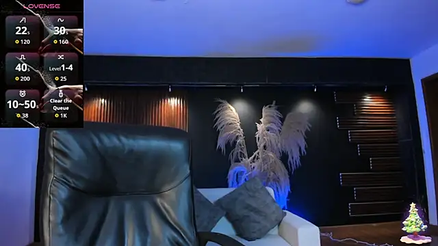 Snapshot of IsabellaaJoness chatting on 12/18/25, 11:27 IsabellaaJoness online show from 12/18/25, 11:27