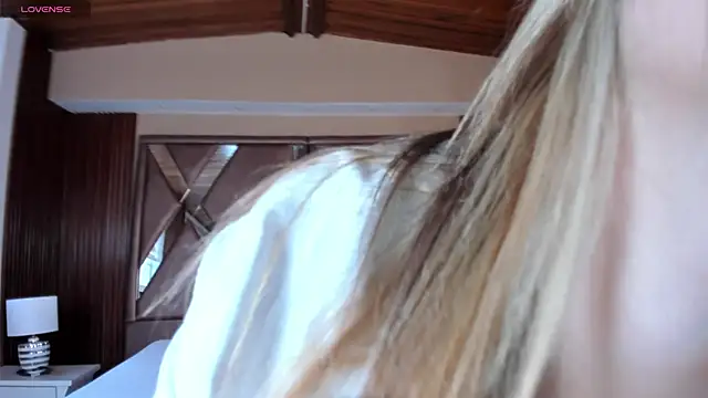 Snapshot of IsabellaaJoness chatting on 01/16/26, 11:47 IsabellaaJoness online show from 01/16/26, 11:47