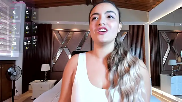IsabellaaJoness online show from 07/09/26, 12:20
