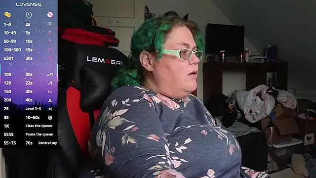 Snapshot of EmberCum chatting on 10/25/25, 05:08 EmberCum online show from 10/25/25, 05:08