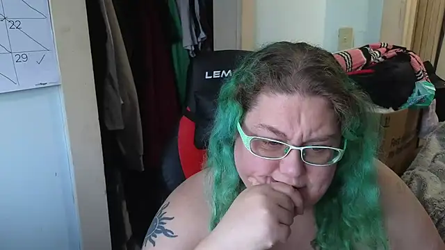 Snapshot of EmberCum chatting on 11/29/25, 12:52 EmberCum online show from 11/29/25, 12:52