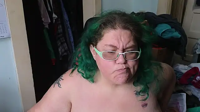 Snapshot of EmberCum chatting on 12/22/25, 04:48 EmberCum online show from 12/22/25, 04:48