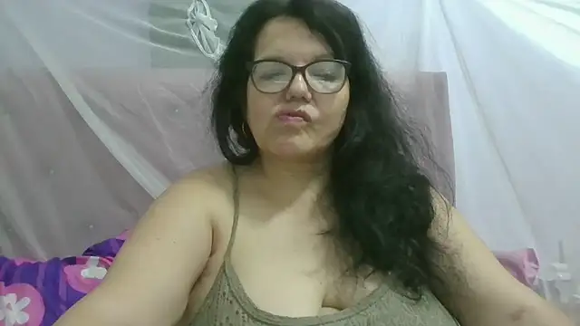 Snapshot of kassandra02 chatting on 07/17/26, 02:07 kassandra02 online show from 07/17/26, 02:07