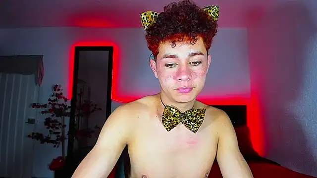 Snapshot of DavidfullOFlove chatting on 01/21/25, 04:21 DavidfullOFlove online show from 01/21/25, 04:21