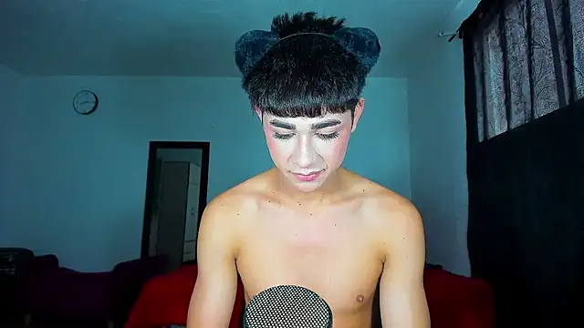 Snapshot of DavidfullOFlove chatting on 02/24/25, 06:04 DavidfullOFlove online show from 02/24/25, 06:04