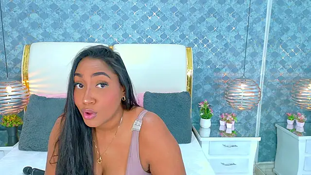 NaiomyLanes online show from 03/25/26, 01:50