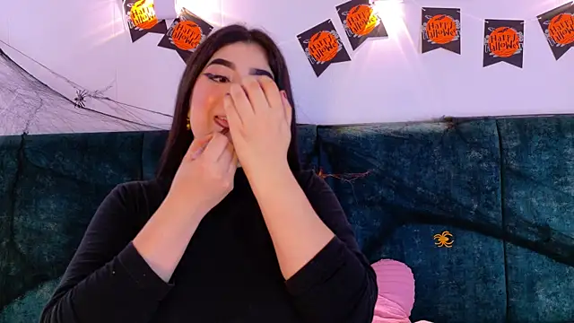 AgathaLynx online show from 10/30/25, 10:38