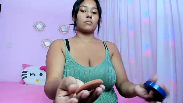 Snapshot of ariel_milk chatting on 03/01/25, 07:04 ariel milk online show from 03/01/25, 07:04